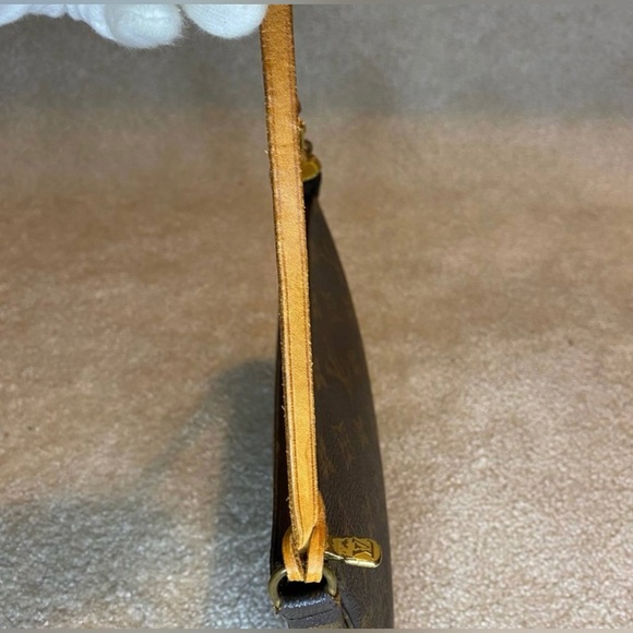 Louis Vuitton Pochette Authentic With Certificate Of Authenticity - Picture 8 of 12